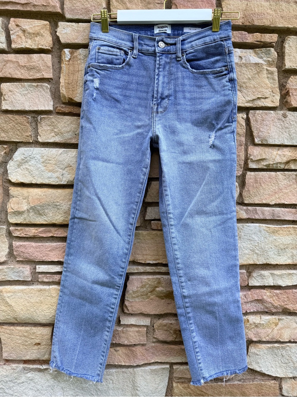 Kensie Distressed Straight Leg Jeans in Faded Blue Vintage Luxe Size 4/27